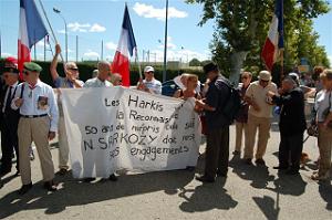LA MARCHE DES HARKIS AOUT 2011 PIERRELATTE DE HERVE CUESTA  (6)